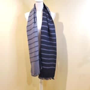 Banana Republic gray  100% wool scarf